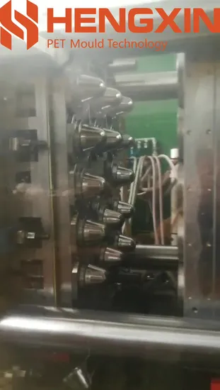 Moule de préforme de bocal à 12 cavités avec porte de soupape à canaux chauds